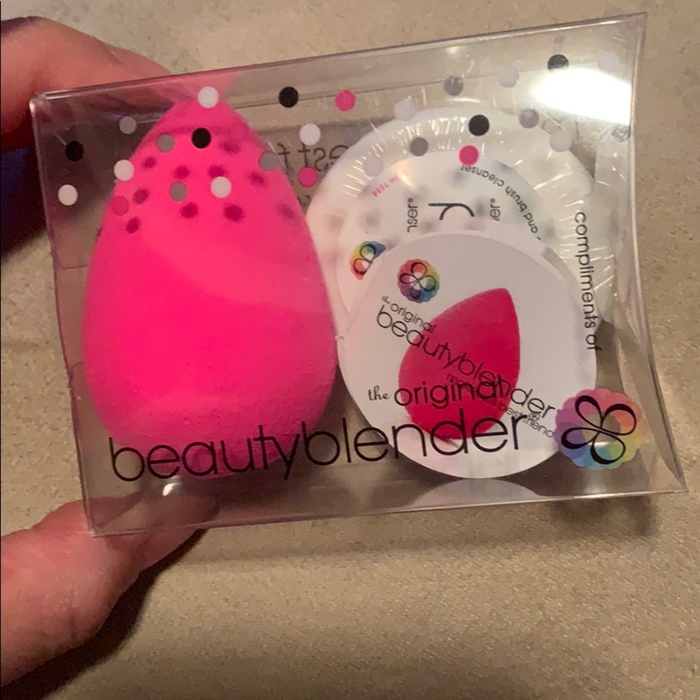 BNIB BEAUTY BLENDER AND BEAUTY CLEANSER